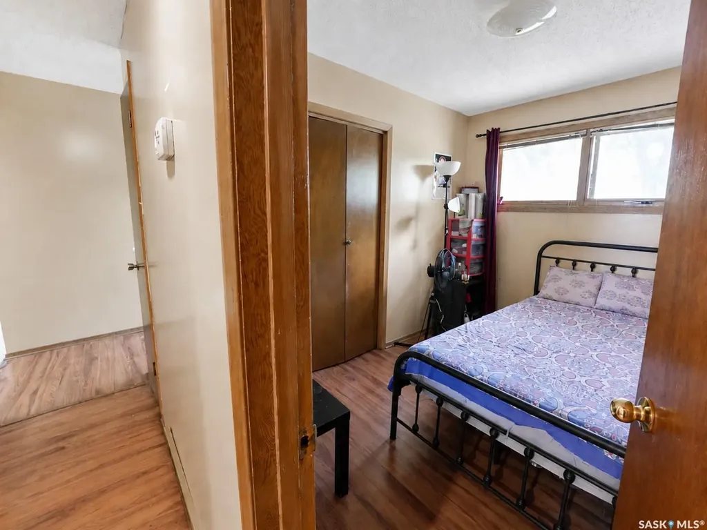 1420 Grosvenor Street Regina SK S4N 1R3