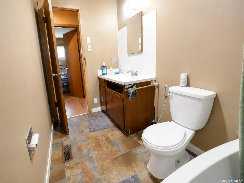 1420 Grosvenor Street Regina SK S4N 1R3