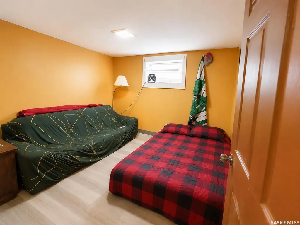 1420 Grosvenor Street Regina SK S4N 1R3