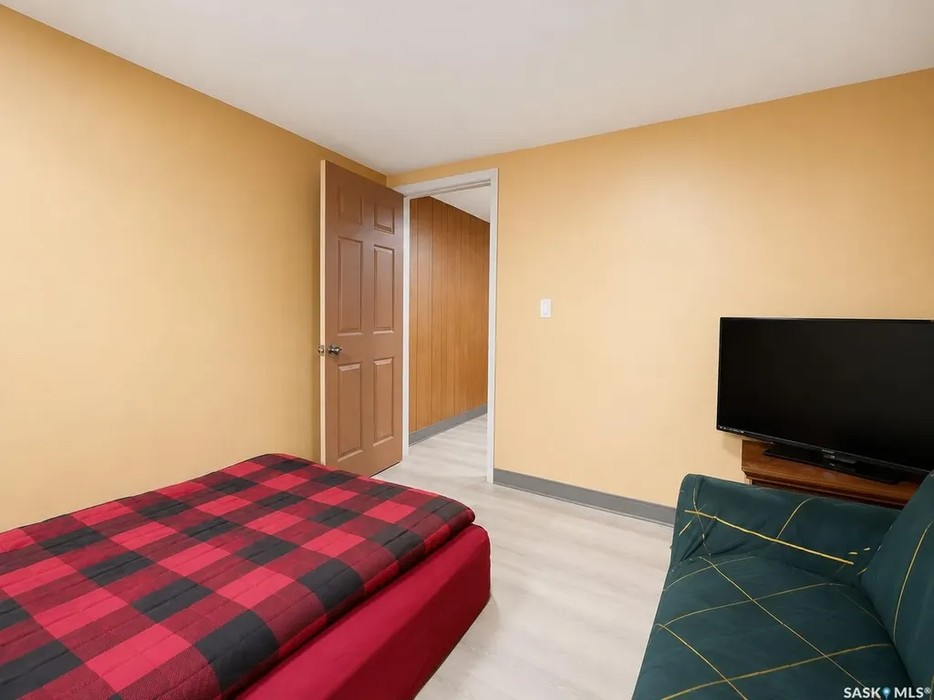 1420 Grosvenor Street Regina SK S4N 1R3