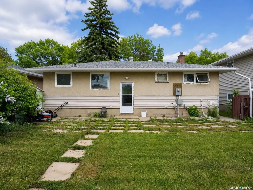 1420 Grosvenor Street Regina SK S4N 1R3