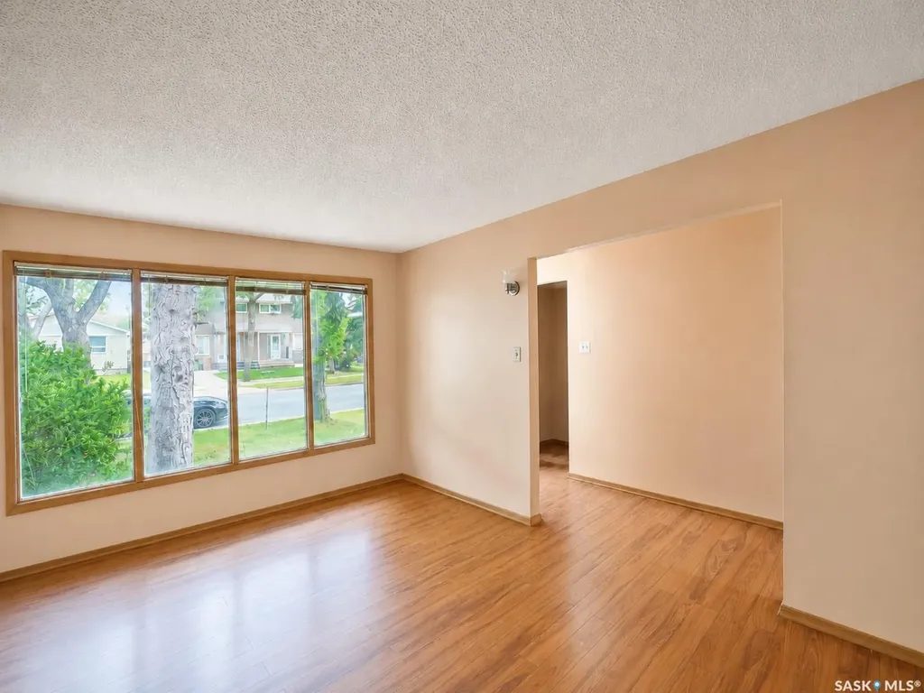 1420 Grosvenor Street Regina SK S4N 1R3