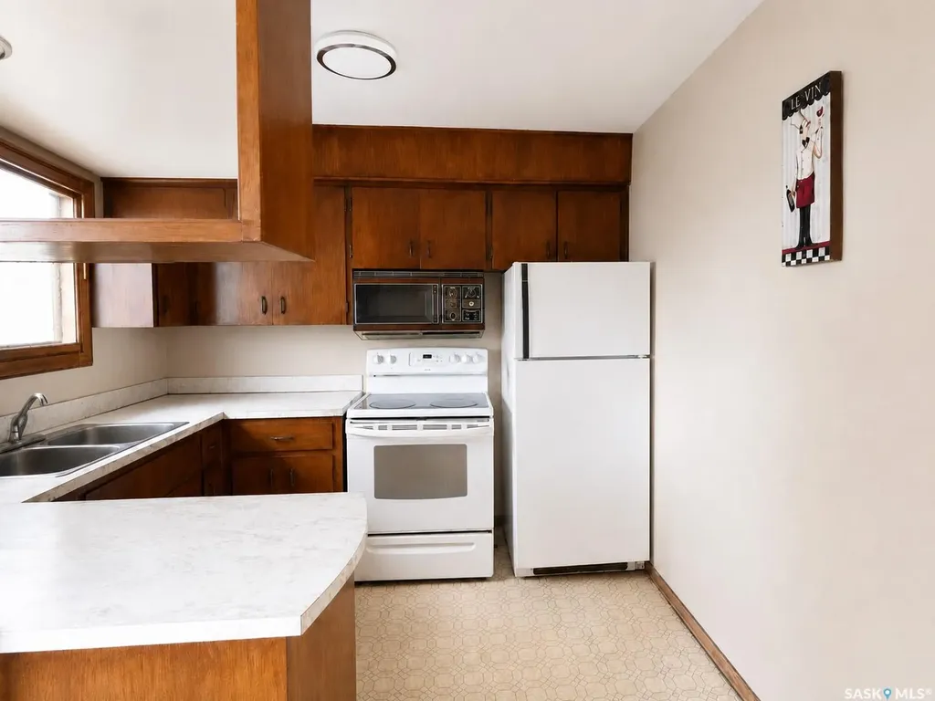1420 Grosvenor Street Regina SK S4N 1R3