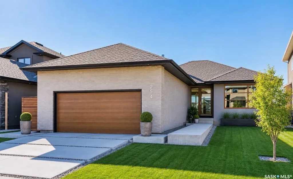 254 Whalley Crescent Saskatoon SK S7T 0P1