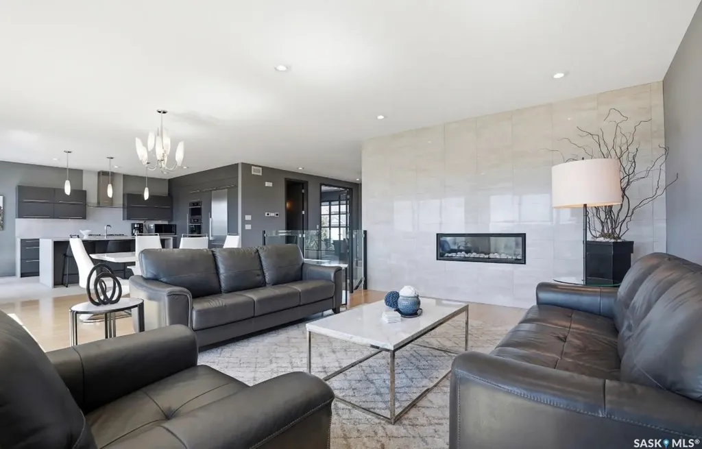 254 Whalley Crescent Saskatoon SK S7T 0P1
