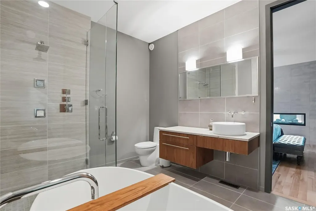 254 Whalley Crescent Saskatoon SK S7T 0P1