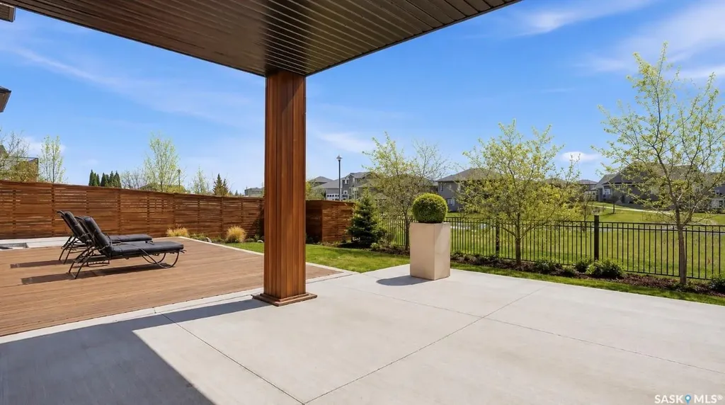 254 Whalley Crescent Saskatoon SK S7T 0P1