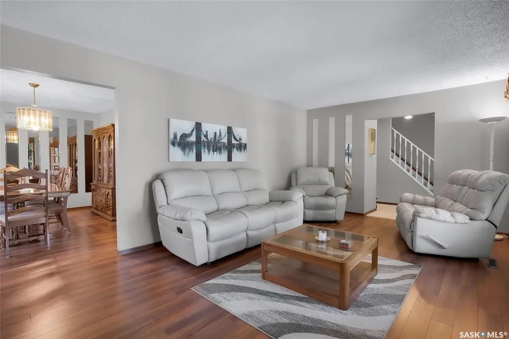 2 Cambridge Crescent Saskatoon SK S7H 3P8