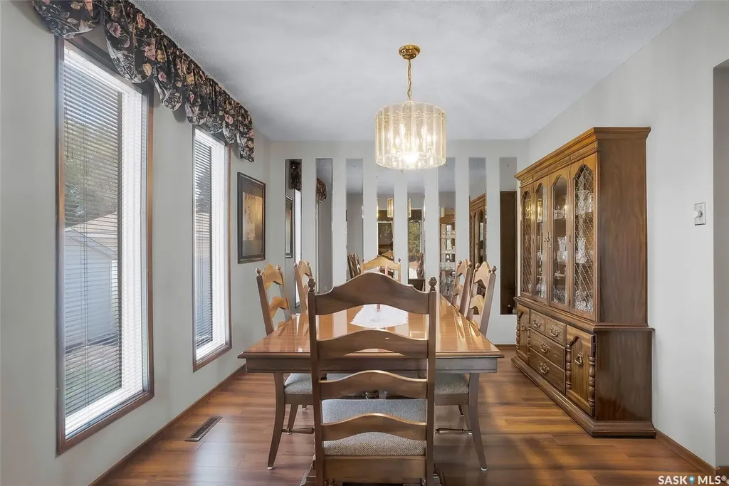 2 Cambridge Crescent Saskatoon SK S7H 3P8