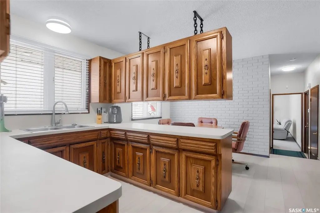 2 Cambridge Crescent Saskatoon SK S7H 3P8