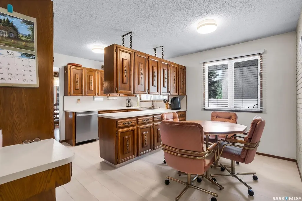 2 Cambridge Crescent Saskatoon SK S7H 3P8