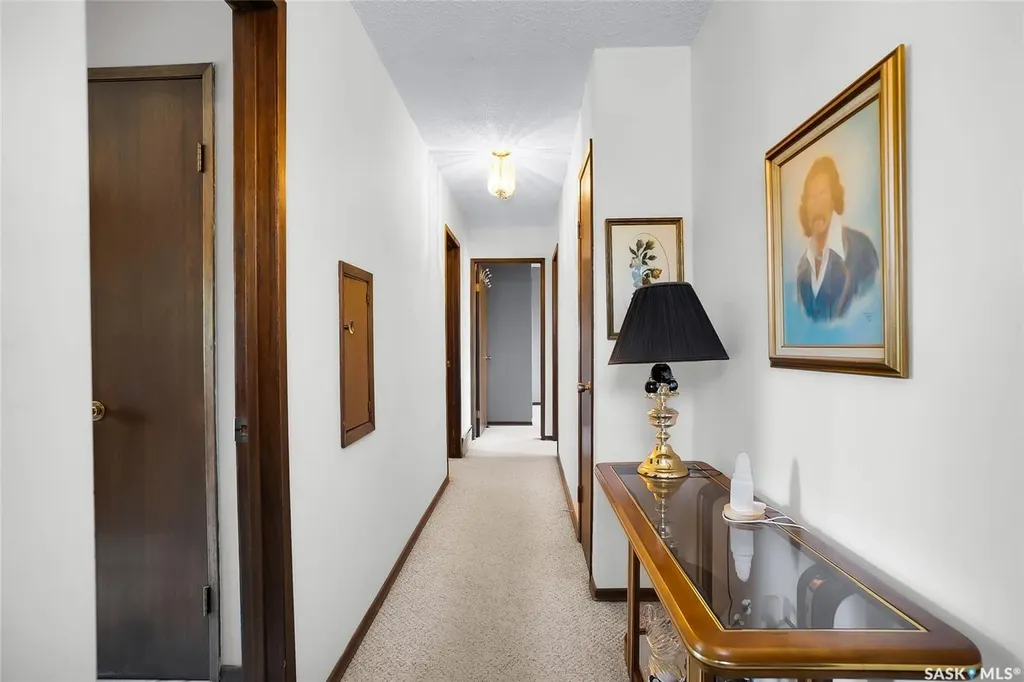 2 Cambridge Crescent Saskatoon SK S7H 3P8