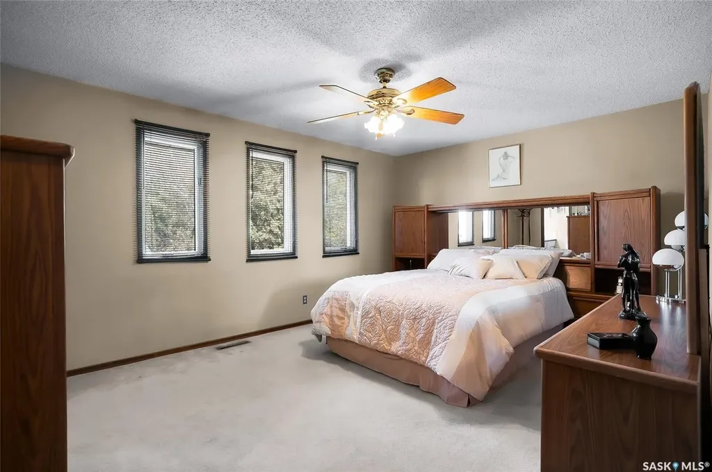 2 Cambridge Crescent Saskatoon SK S7H 3P8