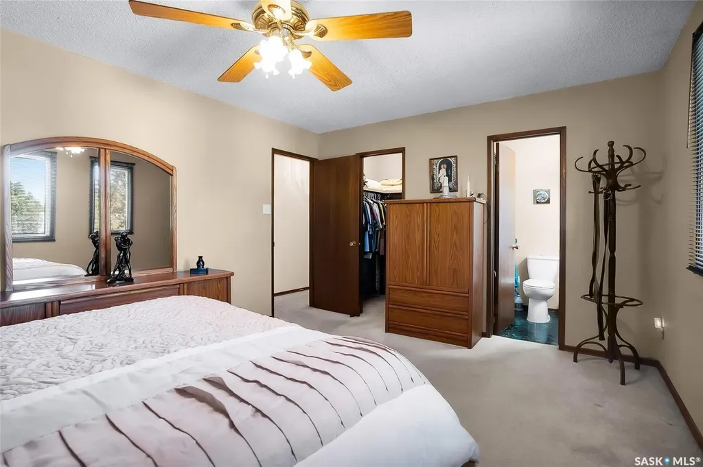2 Cambridge Crescent Saskatoon SK S7H 3P8