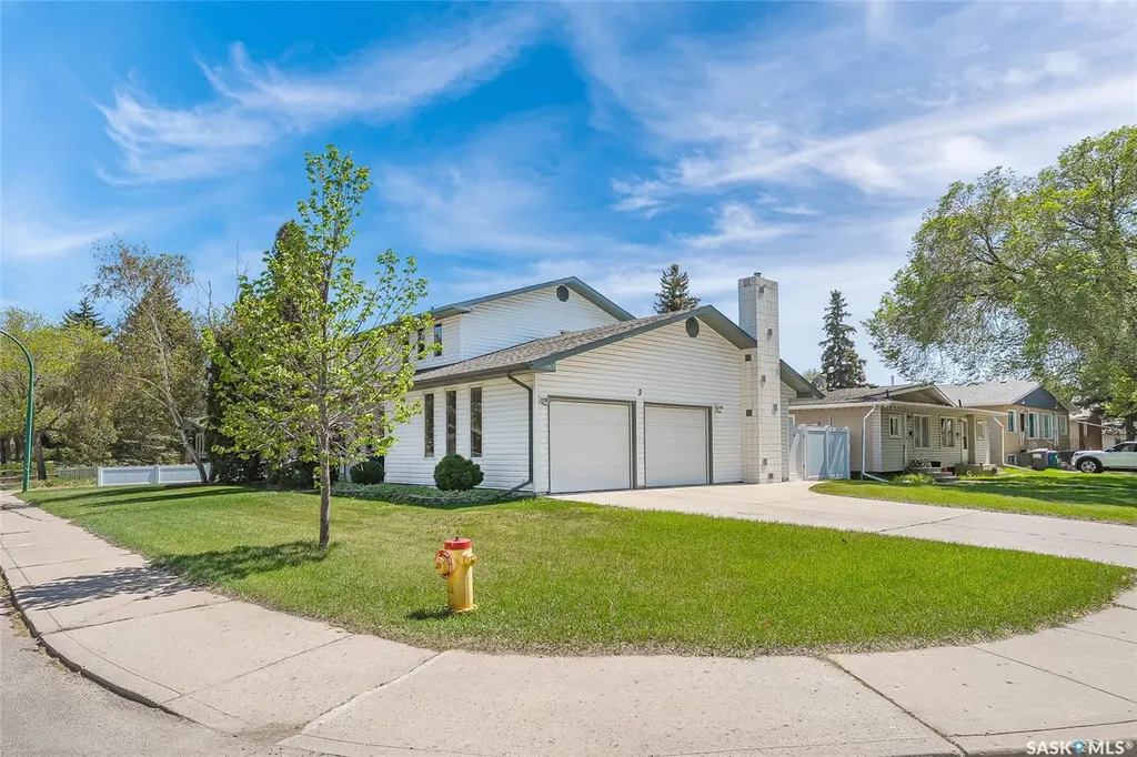 2 Cambridge Crescent Saskatoon SK S7H 3P8