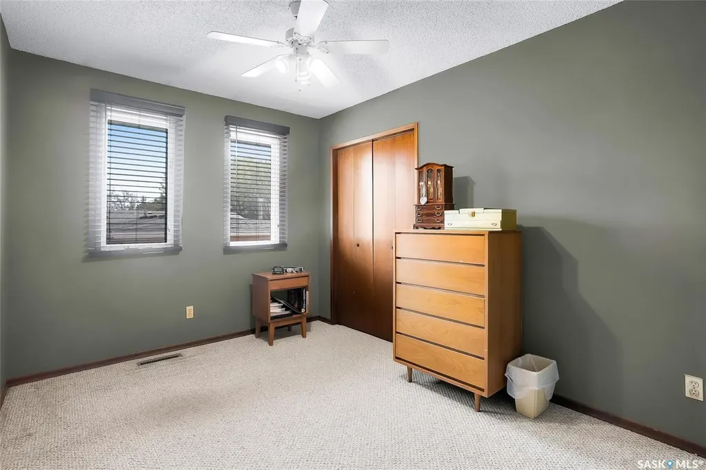 2 Cambridge Crescent Saskatoon SK S7H 3P8