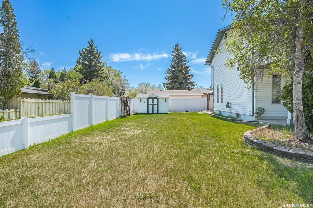 2 Cambridge Crescent Saskatoon SK S7H 3P8