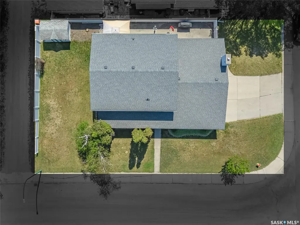2 Cambridge Crescent Saskatoon SK S7H 3P8