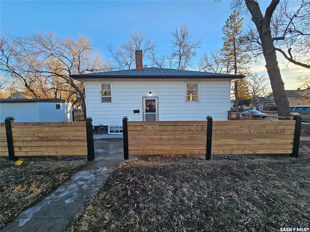399 9th Avenue NW Swift Current SK S9H 1A8