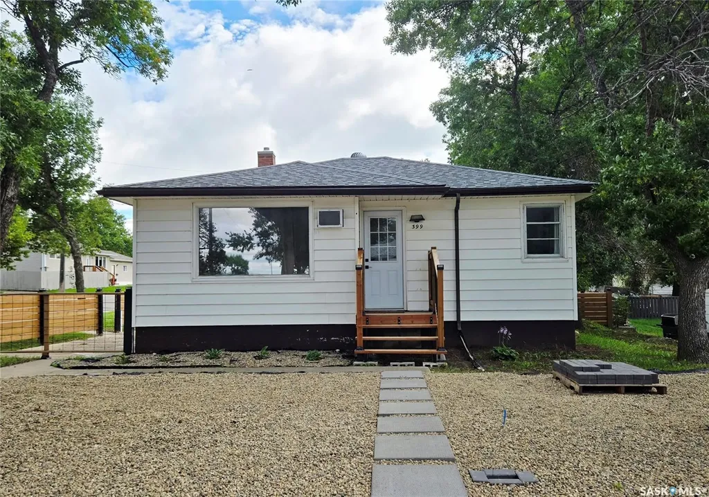 399 9th Avenue NW Swift Current SK S9H 1A8