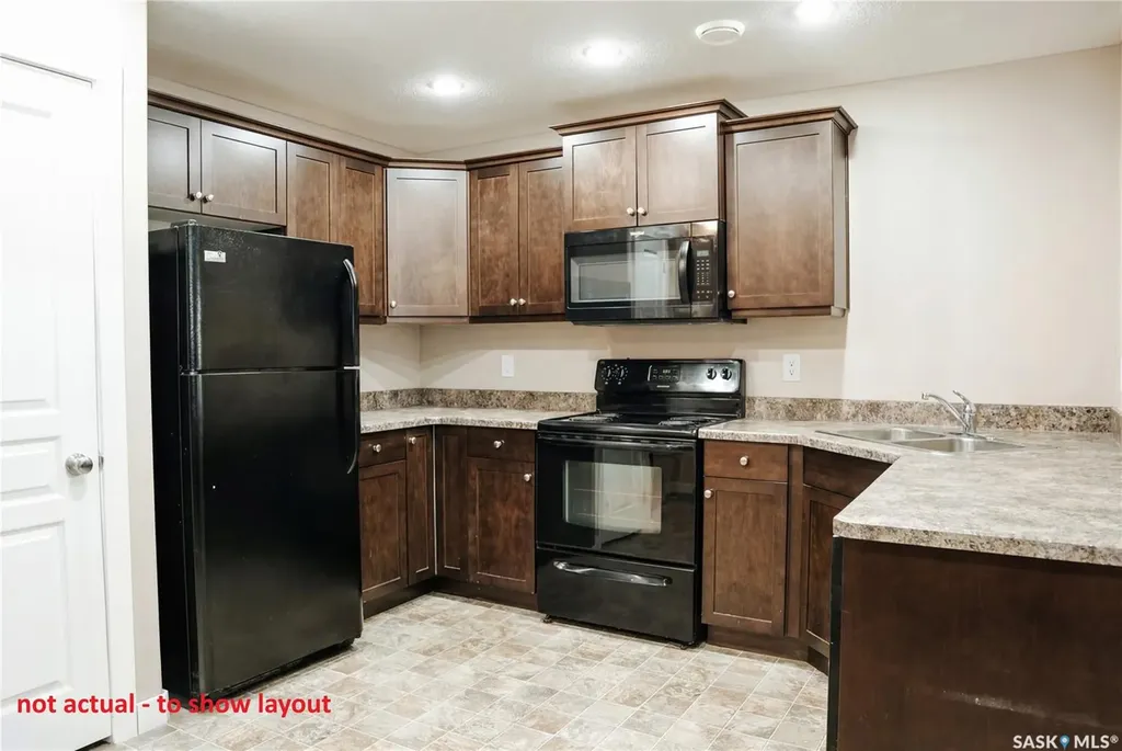 137 St John Street N Regina SK S4R 2V8