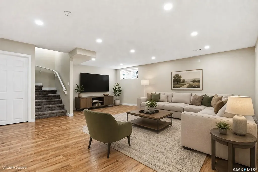 315 Dickson Crescent Saskatoon SK S7T 0Z1