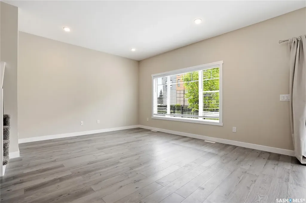 315 Dickson Crescent Saskatoon SK S7T 0Z1