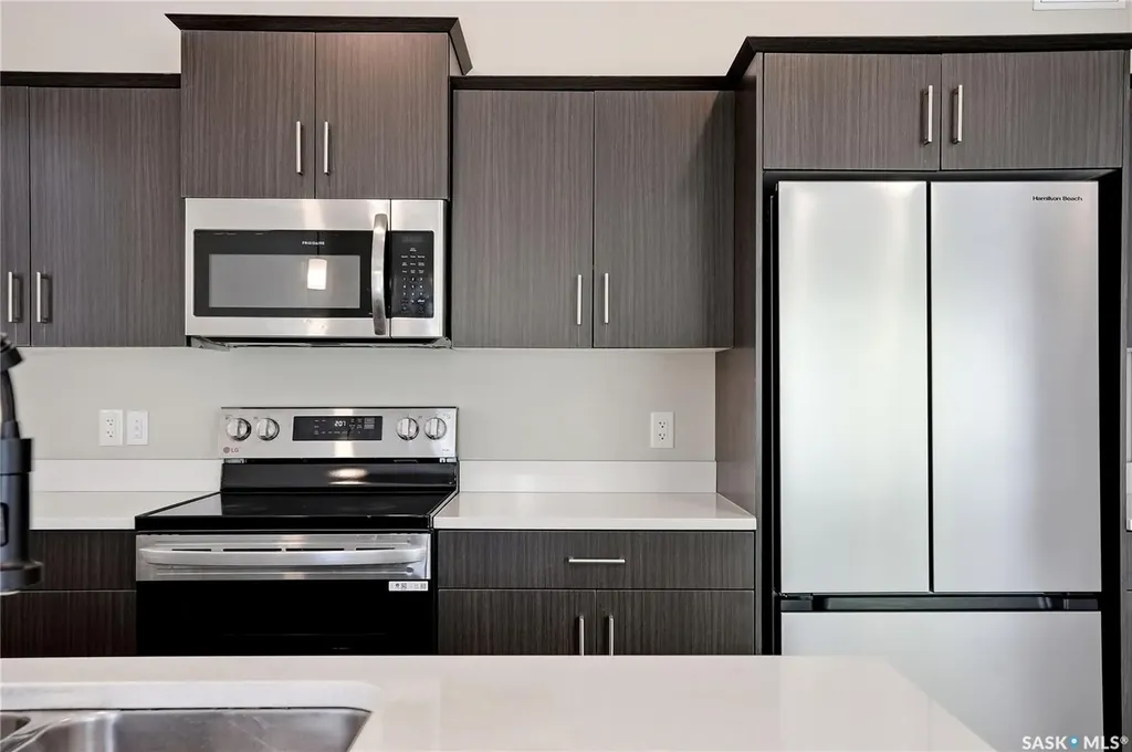 315 Dickson Crescent Saskatoon SK S7T 0Z1