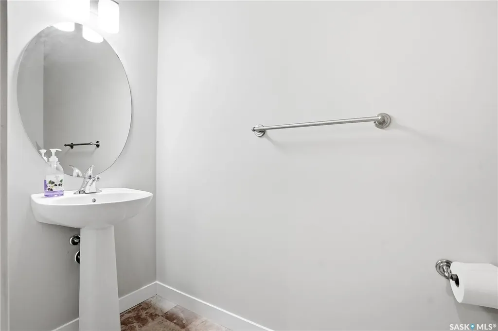 315 Dickson Crescent Saskatoon SK S7T 0Z1