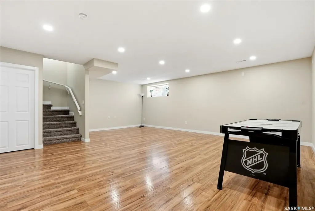 315 Dickson Crescent Saskatoon SK S7T 0Z1