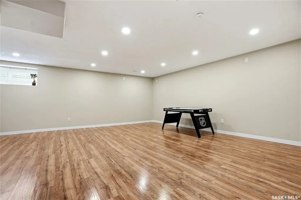 315 Dickson Crescent Saskatoon SK S7T 0Z1