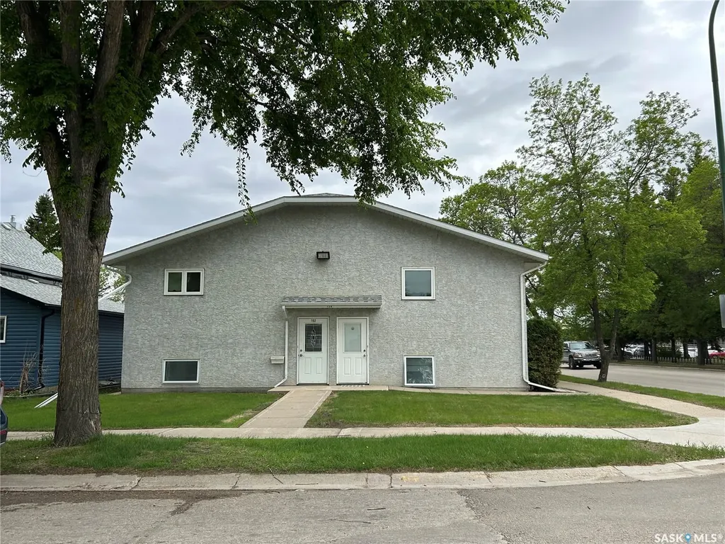 739 10th Street Humboldt SK S0K 2A0