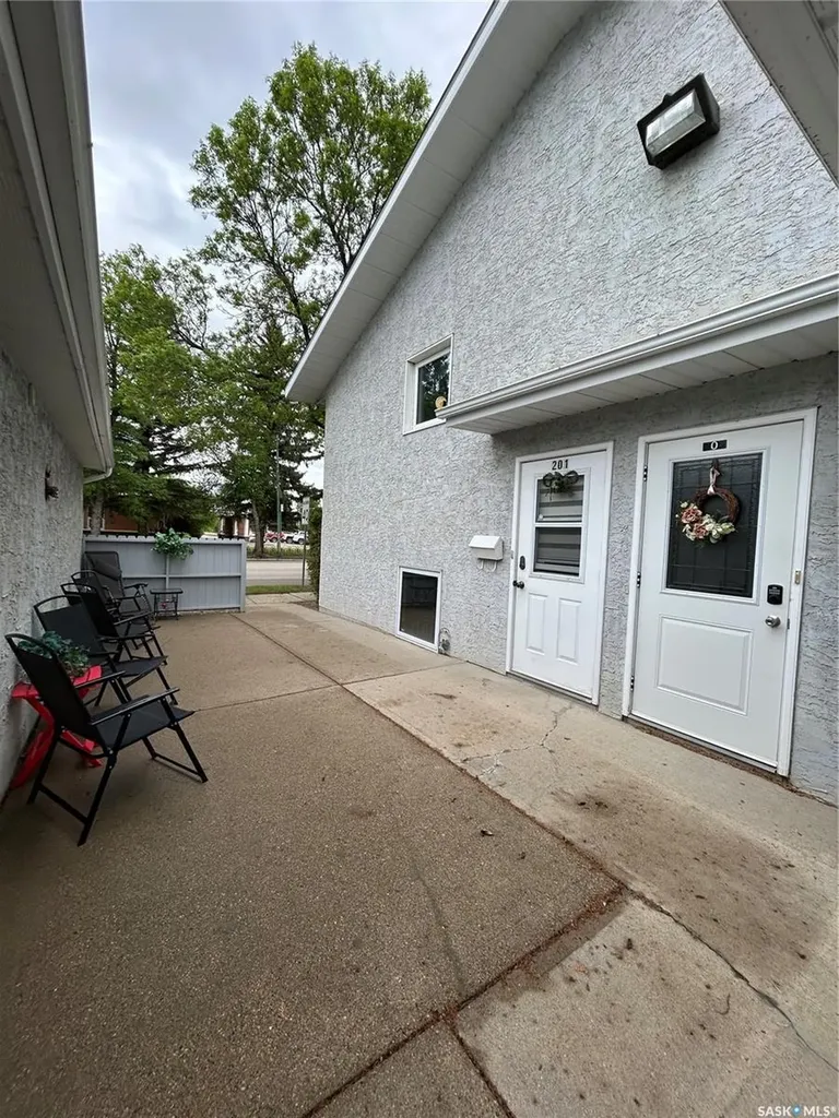 739 10th Street Humboldt SK S0K 2A0