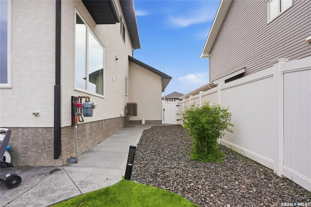 471 Flynn Lane Saskatoon SK S7V 0L8
