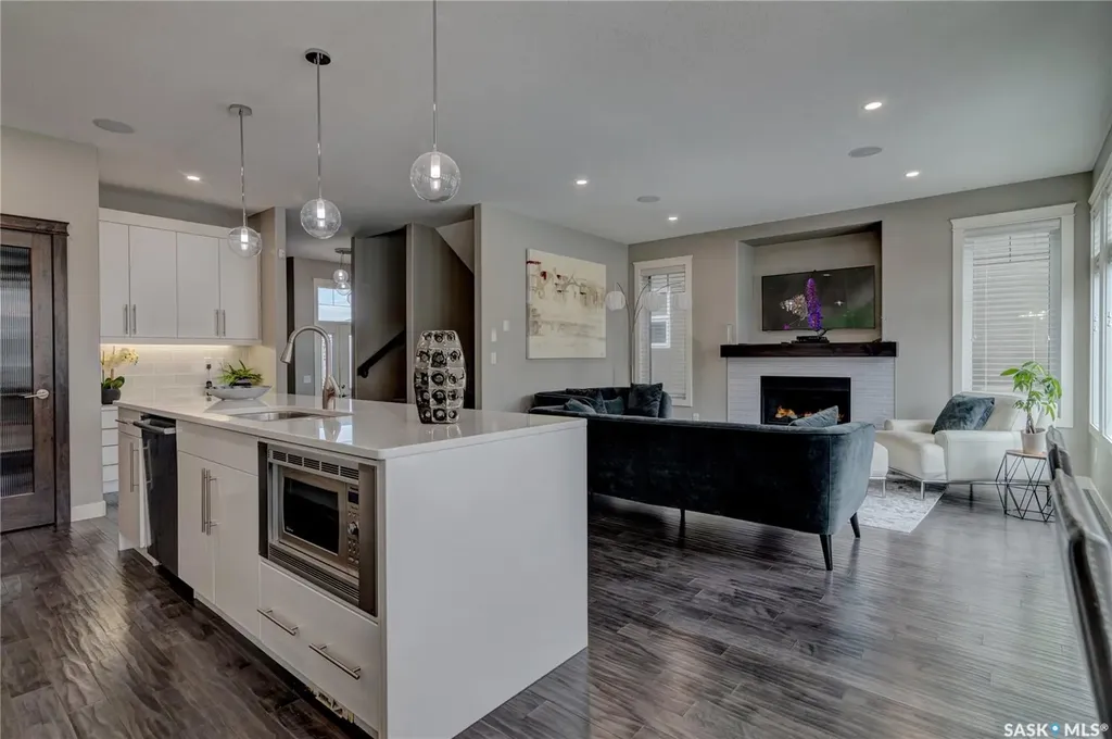 4606 Curtiss Avenue Regina SK S4W 0A2