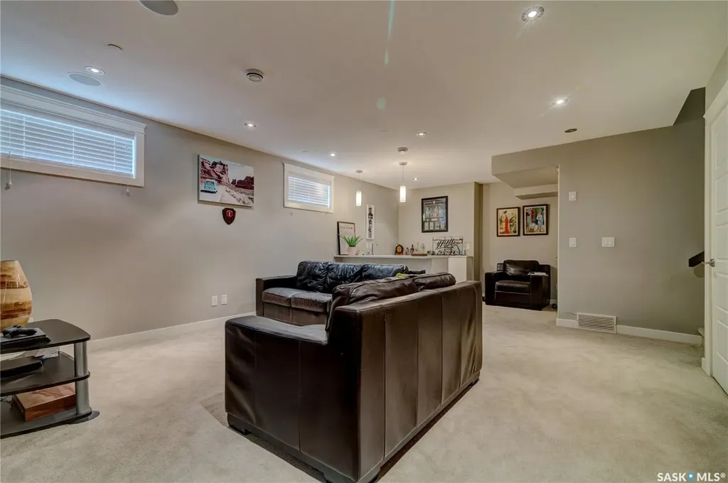 4606 Curtiss Avenue Regina SK S4W 0A2