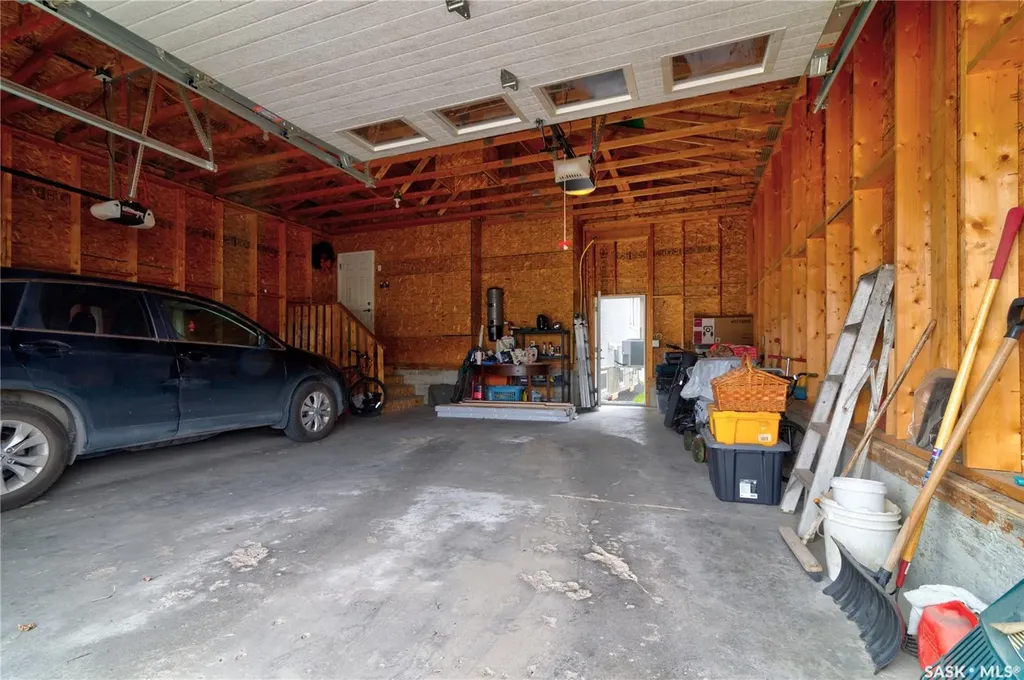 4606 Curtiss Avenue Regina SK S4W 0A2