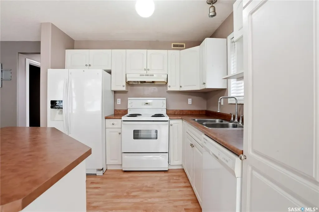 138 Banyan Crescent Saskatoon SK S7V 1G8