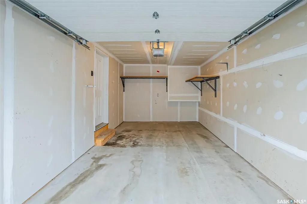 1060 Parr Hill Drive Martensville SK S0K 2T1