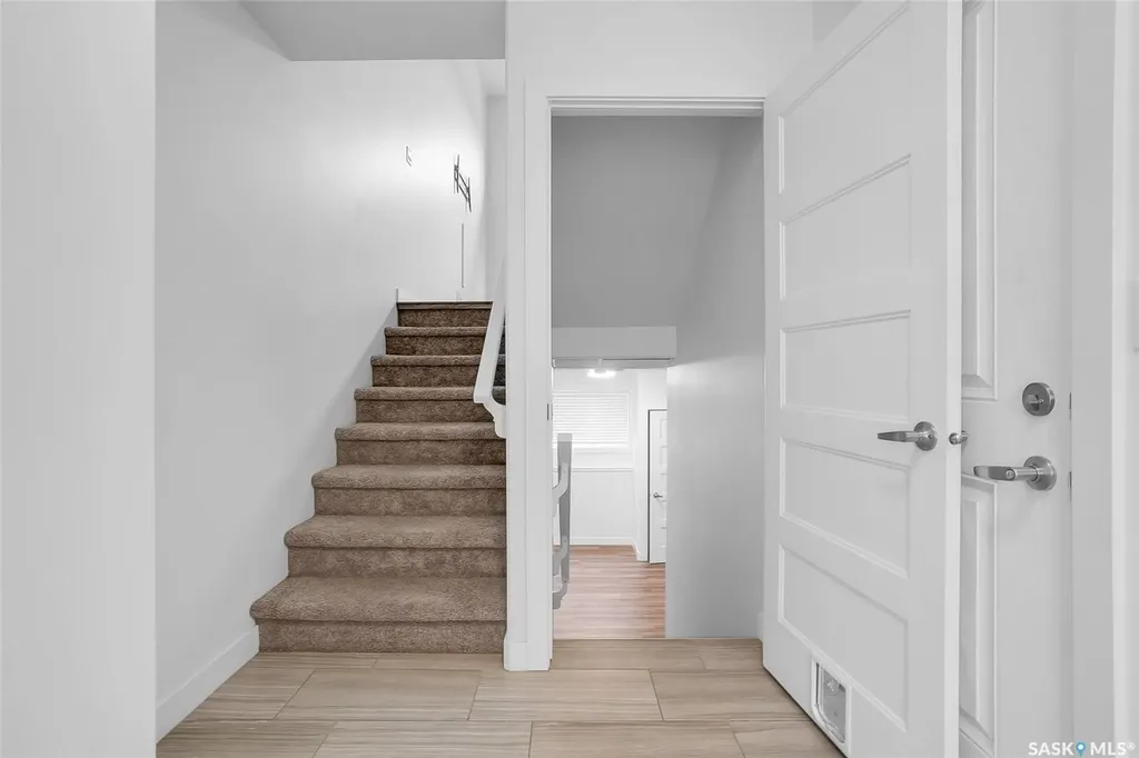 1060 Parr Hill Drive Martensville SK S0K 2T1
