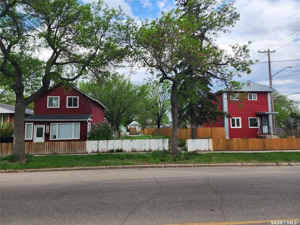 403 H Avenue S Saskatoon SK S7M 1W6