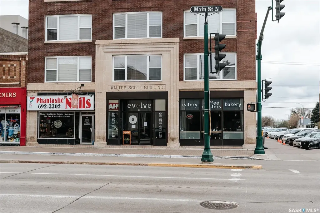 203 Main Street Moose Jaw SK S6H 0W1
