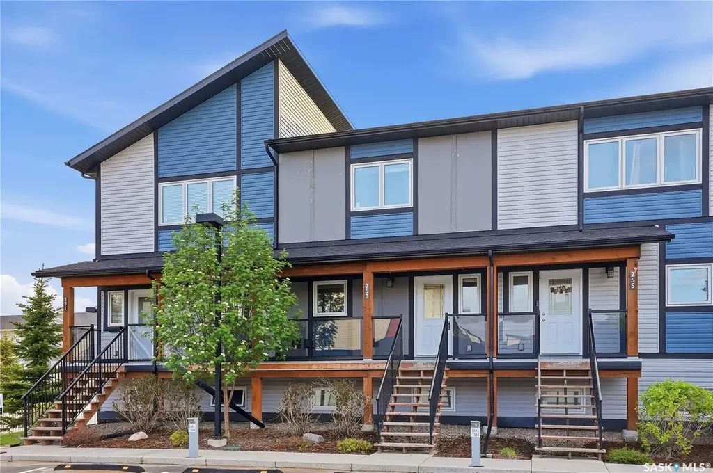 250 Akhtar Bend Saskatoon SK S7W 0W4