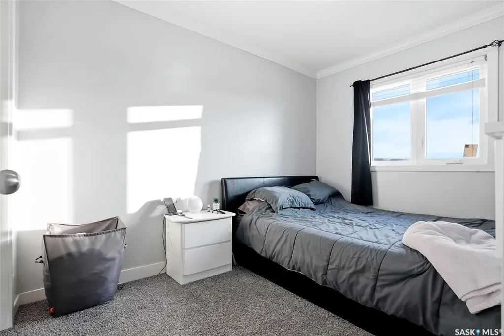 250 Akhtar Bend Saskatoon SK S7W 0W4