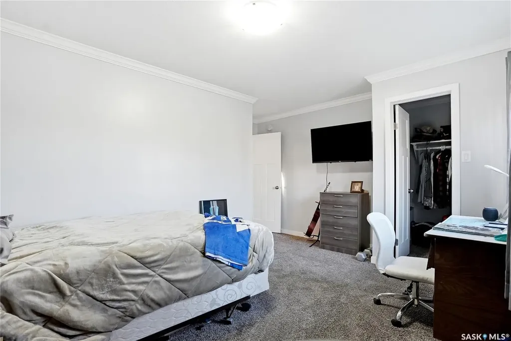 250 Akhtar Bend Saskatoon SK S7W 0W4