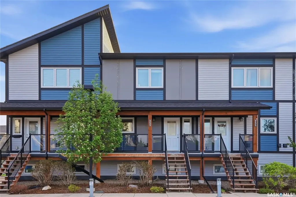 250 Akhtar Bend Saskatoon SK S7W 0W4