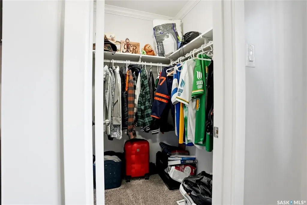 250 Akhtar Bend Saskatoon SK S7W 0W4