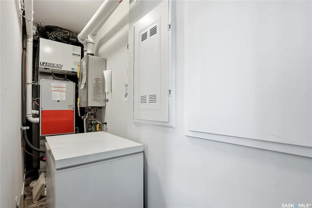 250 Akhtar Bend Saskatoon SK S7W 0W4