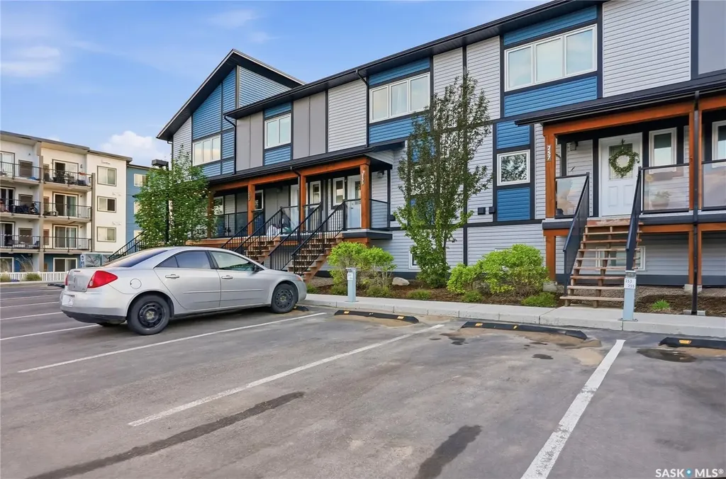 250 Akhtar Bend Saskatoon SK S7W 0W4