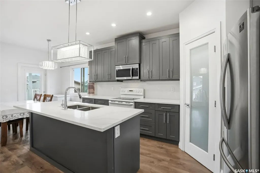 434 Mcarthur Crescent Saskatoon SK S7L 6Y3